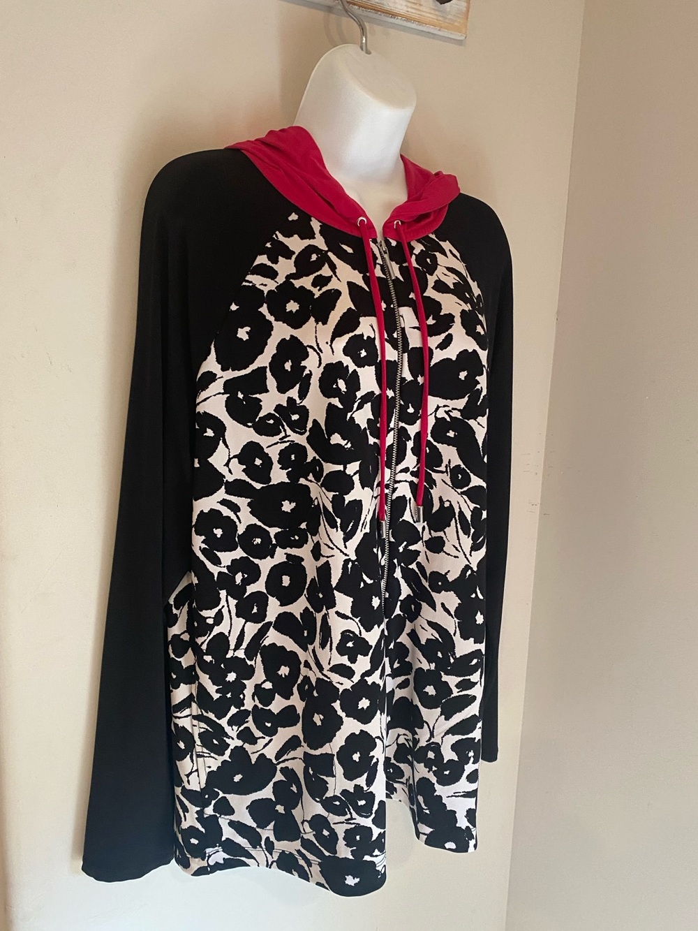 Susan Graver Liquid Knit Zip Hoodie Jacket Floral Pink Black White A346381 Sz L - Picture 2 of 14